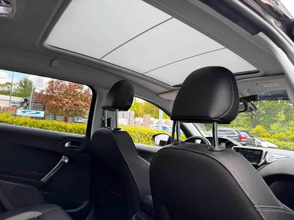 Peugeot 2008 Allure 1.Hand *nur 38000 Km *Navi *Kamera 05/2019-photo-16