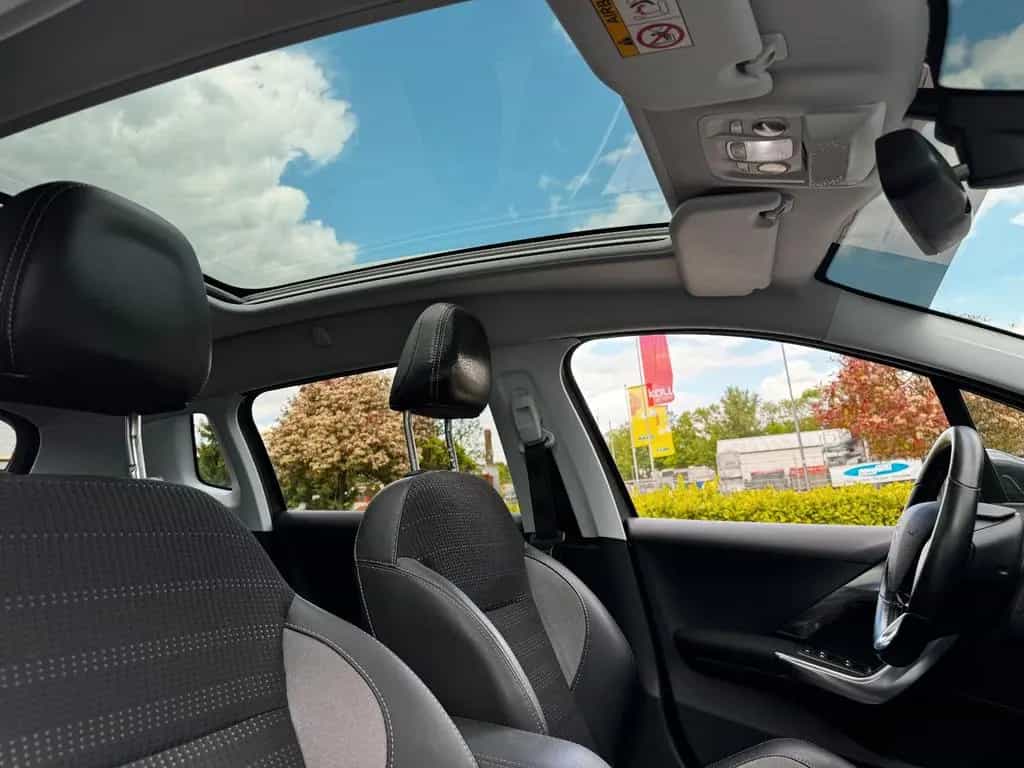 Peugeot 2008 Allure 1.Hand *nur 38000 Km *Navi *Kamera 05/2019-photo-19