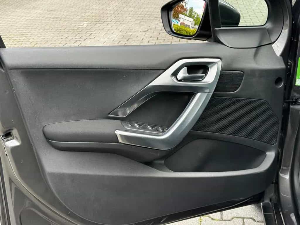 Peugeot 2008 Allure 1.Hand *nur 38000 Km *Navi *Kamera 05/2019-photo-28