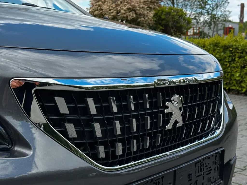 Peugeot 2008 Allure 1.Hand *nur 38000 Km *Navi *Kamera 05/2019-photo-5
