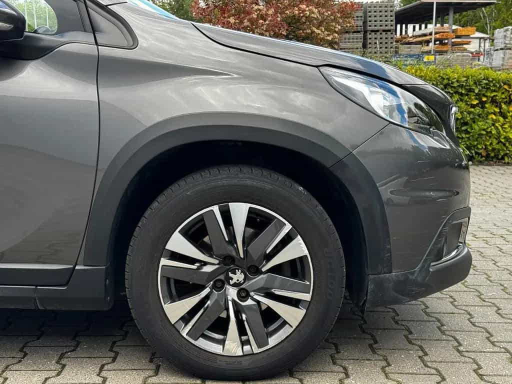 Peugeot 2008 Allure 1.Hand *nur 38000 Km *Navi *Kamera 05/2019-photo-7