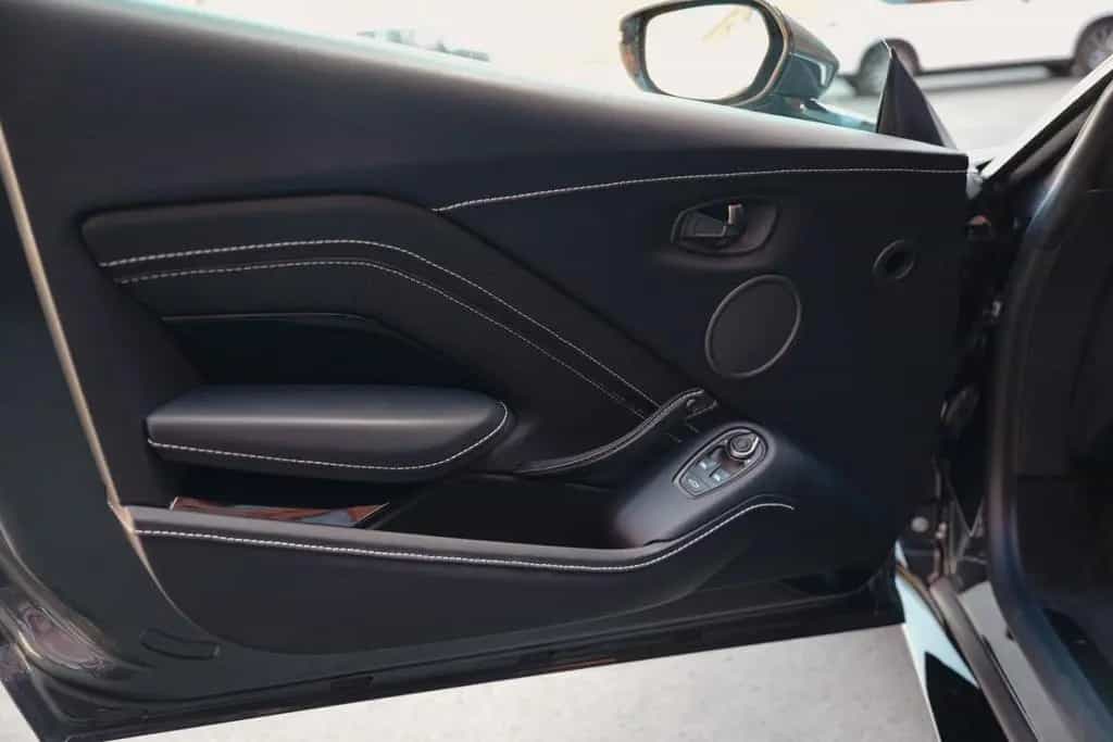 Aston Martin V8 Vantage Coupe 1.HAND / DEUTSCH / ALCANTARA 06/2022-photo-25