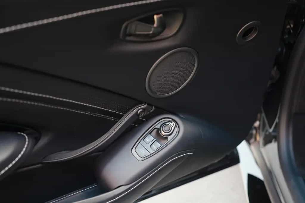Aston Martin V8 Vantage Coupe 1.HAND / DEUTSCH / ALCANTARA 06/2022-photo-26