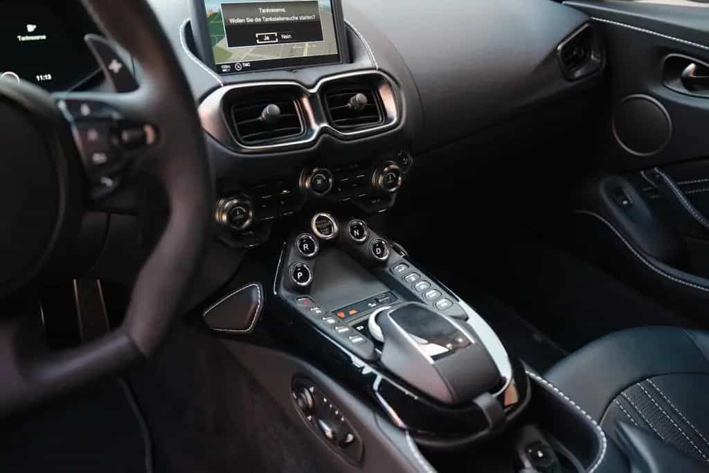 Aston Martin V8 Vantage Coupe 1.HAND / DEUTSCH / ALCANTARA 06/2022-photo-37