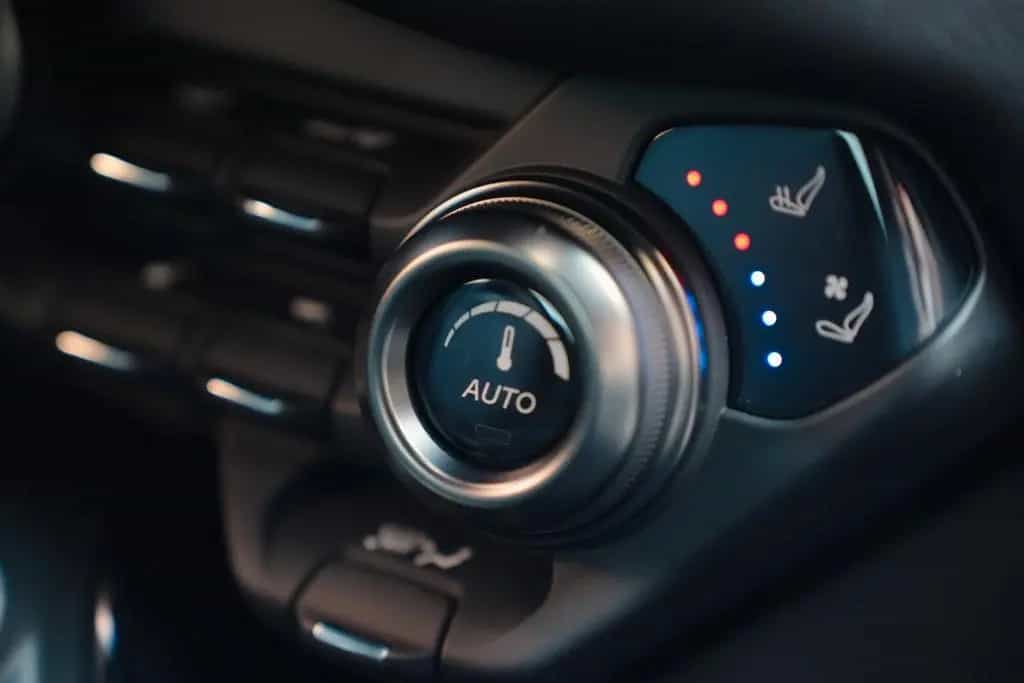 Aston Martin V8 Vantage Coupe 1.HAND / DEUTSCH / ALCANTARA 06/2022-photo-43