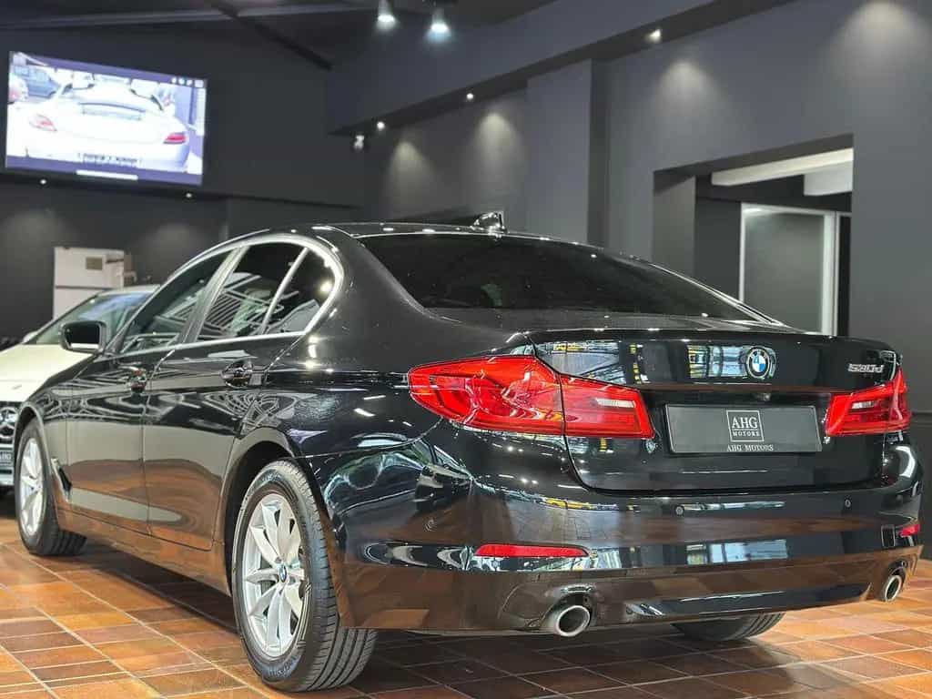 BMW 5 Series d ACC DRIVING-ASSISTANT LIVE-COCKPIT AMBIENTE 07/2020-photo-2