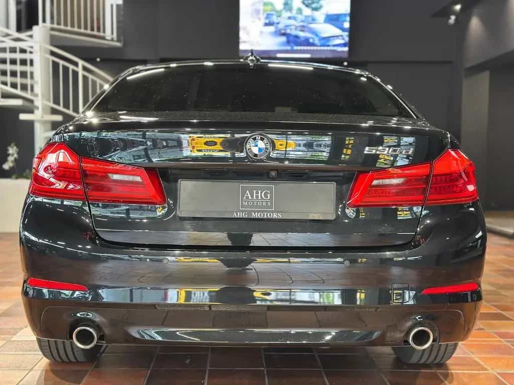 BMW 5 Series d ACC DRIVING-ASSISTANT LIVE-COCKPIT AMBIENTE 07/2020-photo-3