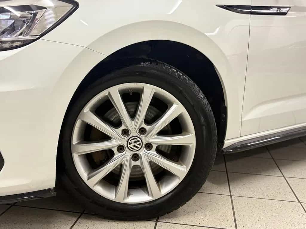 Volkswagen Touran Highline | 7Sitze | AHK | LED | Alcantara 06/2018-photo-1