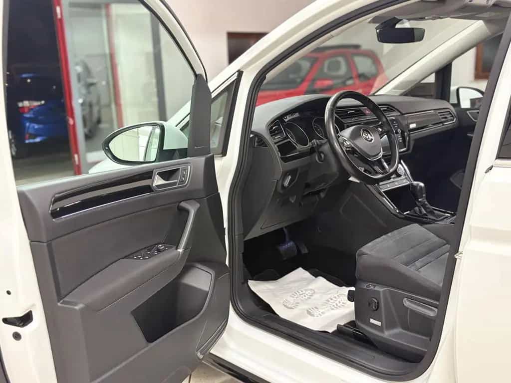 Volkswagen Touran Highline | 7Sitze | AHK | LED | Alcantara 06/2018-photo-18