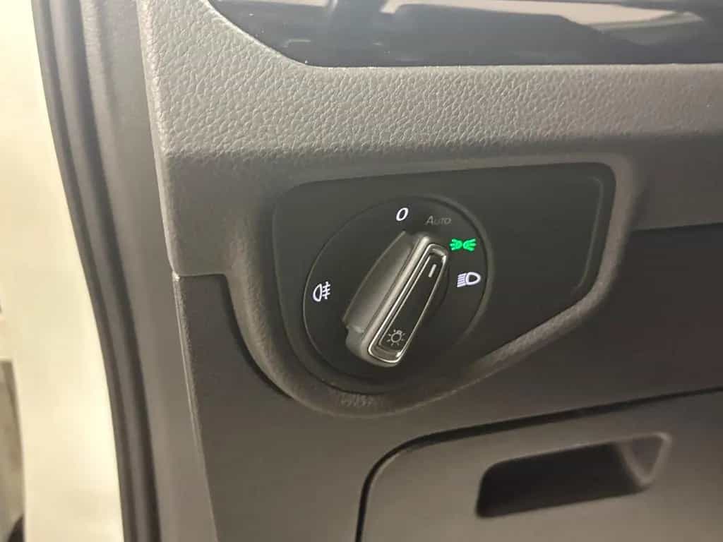 Volkswagen Touran Highline | 7Sitze | AHK | LED | Alcantara 06/2018-photo-21