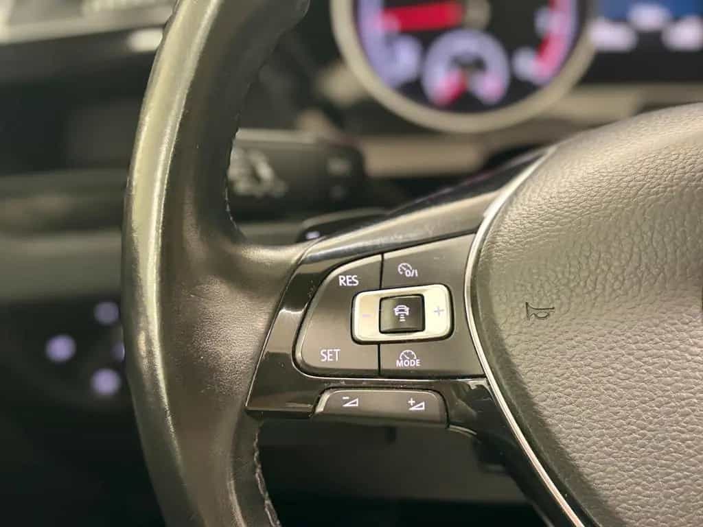 Volkswagen Touran Highline | 7Sitze | AHK | LED | Alcantara 06/2018-photo-28