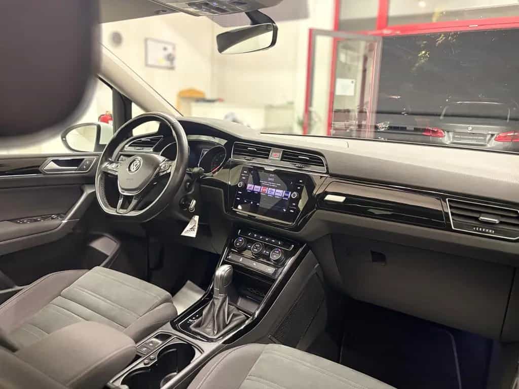 Volkswagen Touran Highline | 7Sitze | AHK | LED | Alcantara 06/2018-photo-45