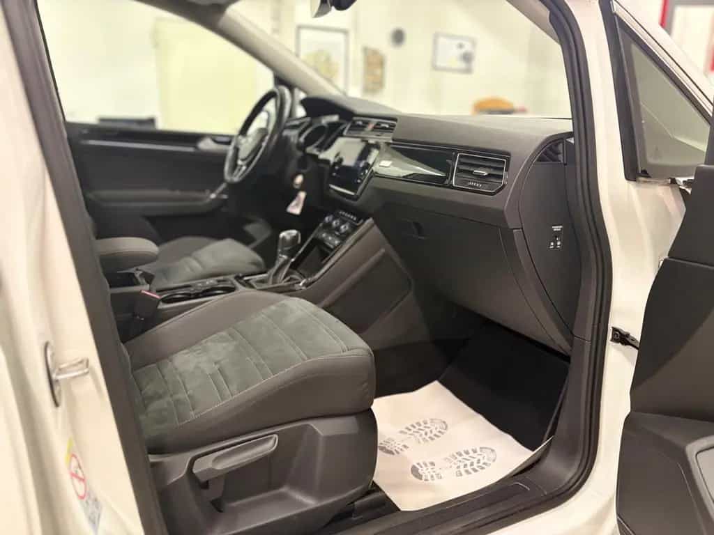Volkswagen Touran Highline | 7Sitze | AHK | LED | Alcantara 06/2018-photo-46