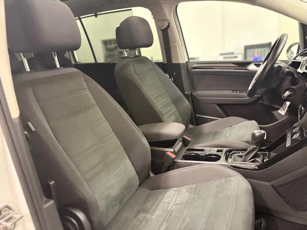 Volkswagen Touran Highline | 7Sitze | AHK | LED | Alcantara 06/2018-photo-47