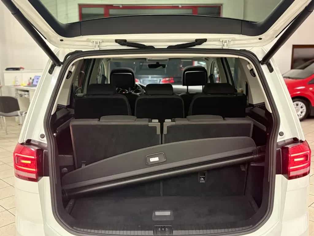 Volkswagen Touran Highline | 7Sitze | AHK | LED | Alcantara 06/2018-photo-8