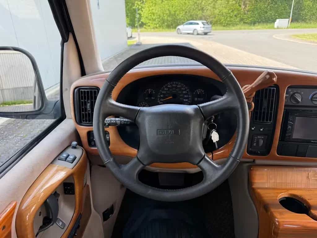 GMC Savana 5,7 Starcraft  7 Sitzer AHK Tüv neu Van 07/1997-photo-14