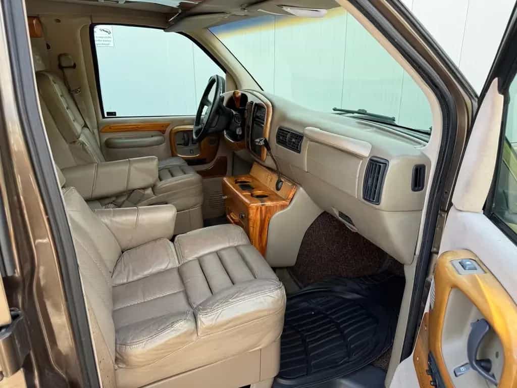 GMC Savana 5,7 Starcraft  7 Sitzer AHK Tüv neu Van 07/1997-photo-15
