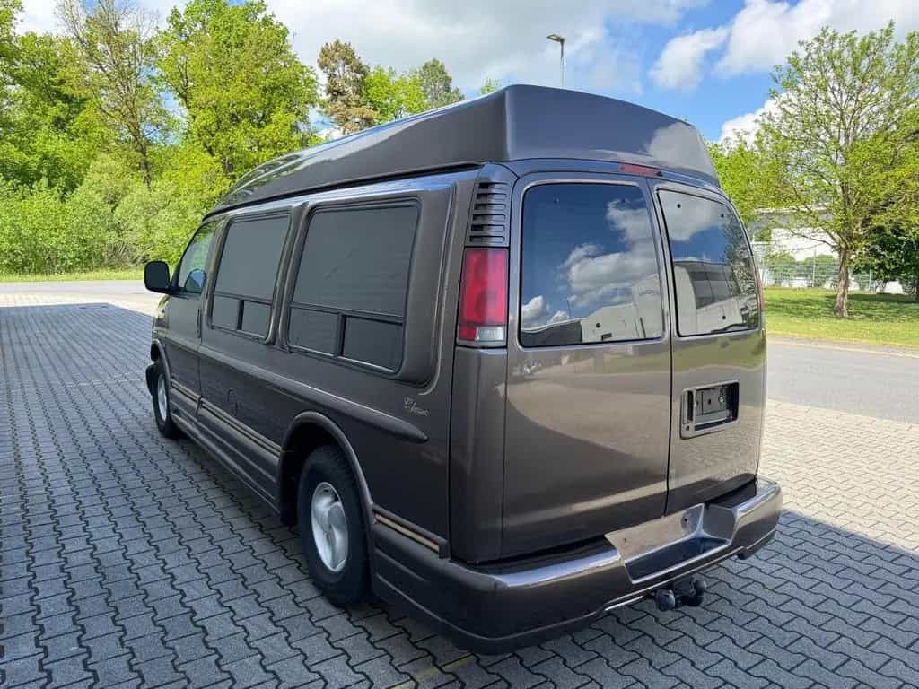 GMC Savana 5,7 Starcraft  7 Sitzer AHK Tüv neu Van 07/1997-photo-8
