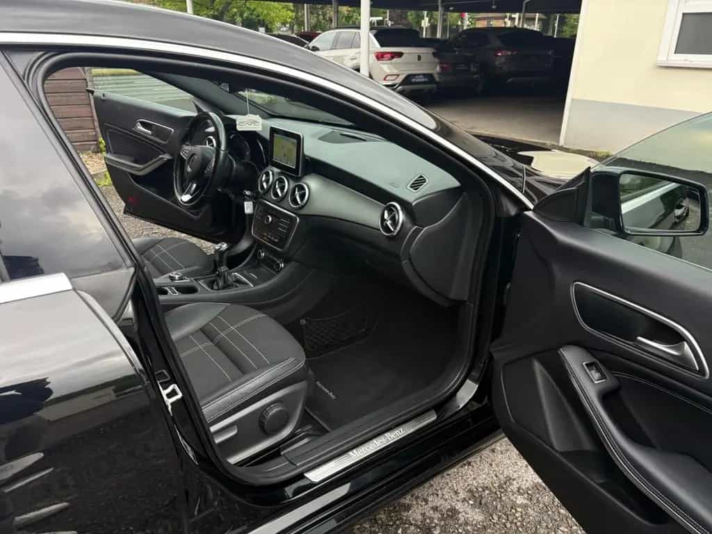 Mercedes-Benz CLA Shooting Brake CLA 180 Shooting Brake 07/2015-photo-11