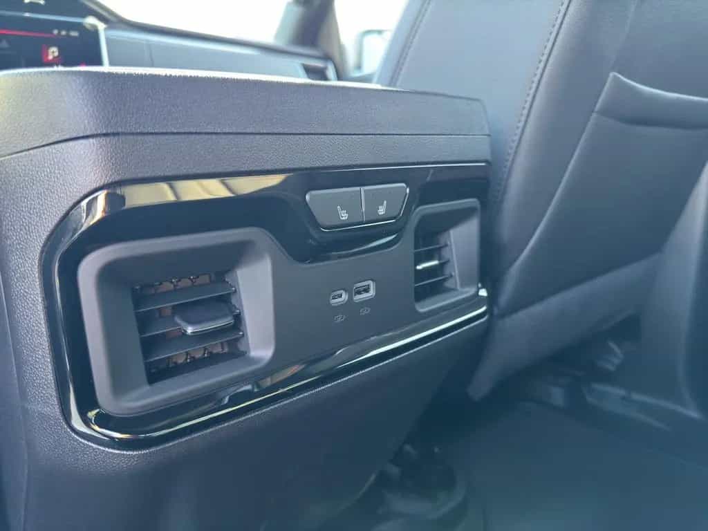 GMC Sierra 1500 AT4 Crew Cab Short Bed AHK/LED/SHD/ null-photo-18