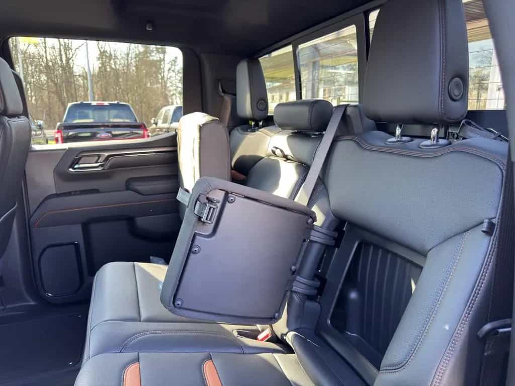 GMC Sierra 1500 AT4 Crew Cab Short Bed AHK/LED/SHD/ null-photo-19