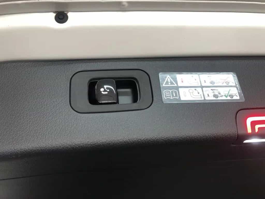 Mercedes-Benz C 200 4M T All-Terrain Night 360°/StaHg/AHK/Dist 04/2022-photo-17