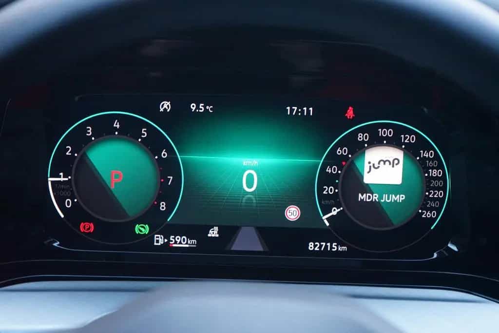 Volkswagen Golf VIII 1.5 eTSI LED Navi ACC Sitzheizung DAB 02/2022-photo-16
