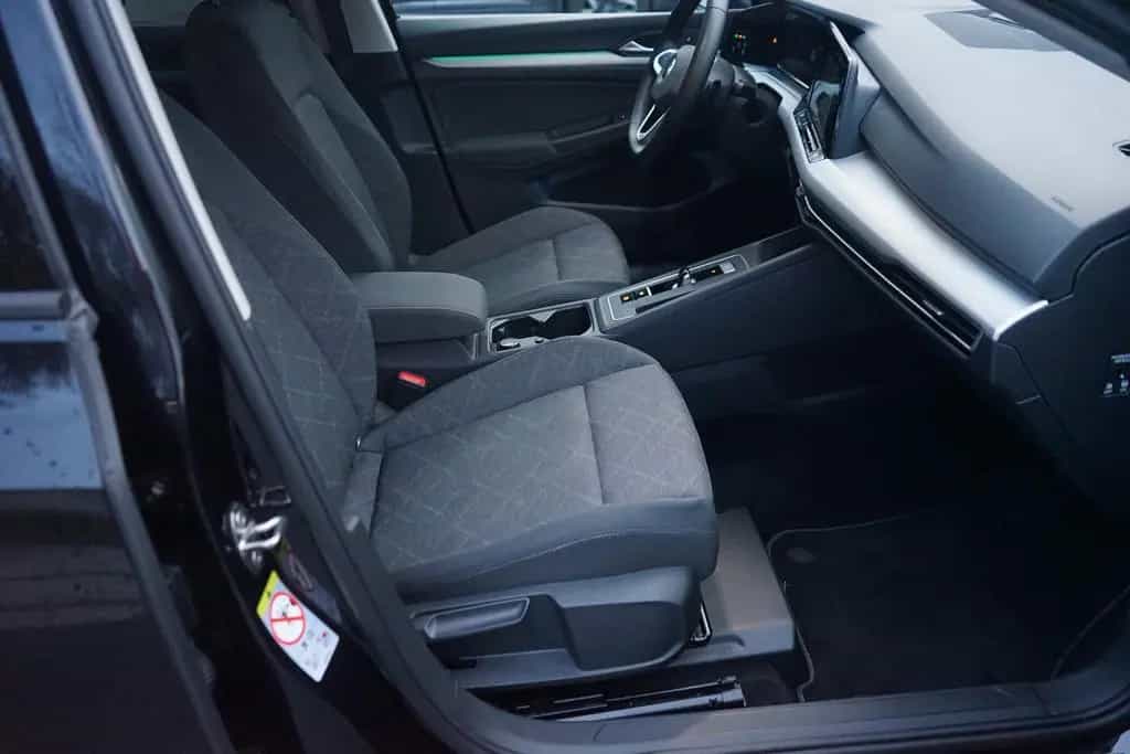 Volkswagen Golf VIII 1.5 eTSI LED Navi ACC Sitzheizung DAB 02/2022-photo-20