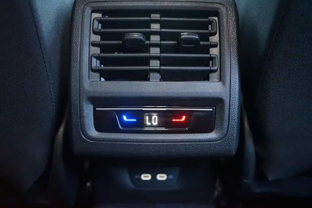 Volkswagen Golf VIII 1.5 eTSI LED Navi ACC Sitzheizung DAB 02/2022-photo-22