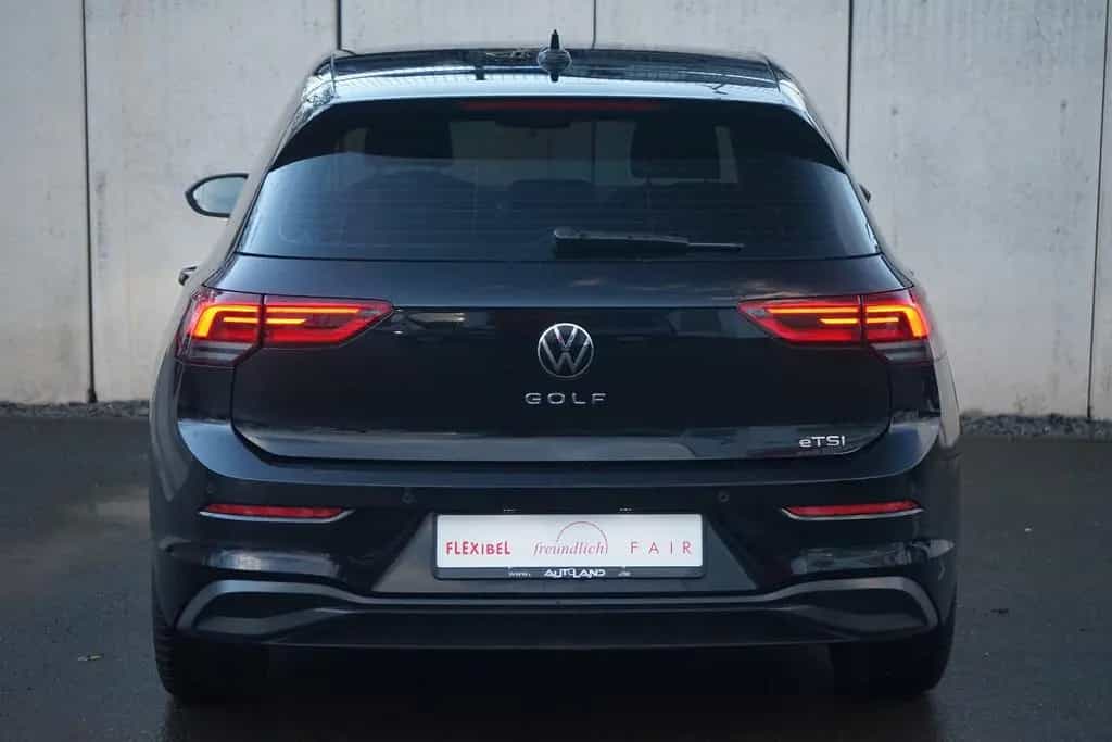 Volkswagen Golf VIII 1.5 eTSI LED Navi ACC Sitzheizung DAB 02/2022-photo-3