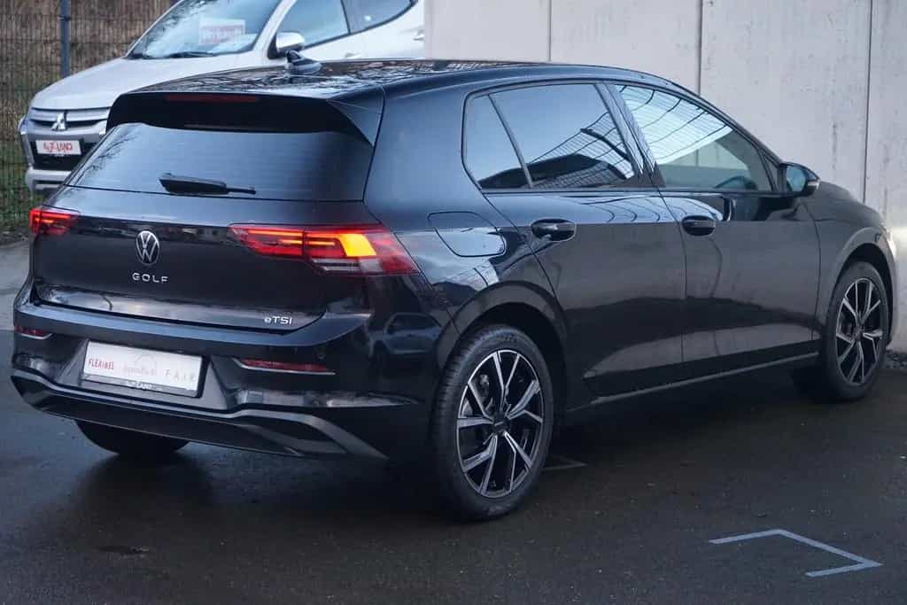 Volkswagen Golf VIII 1.5 eTSI LED Navi ACC Sitzheizung DAB 02/2022-photo-4