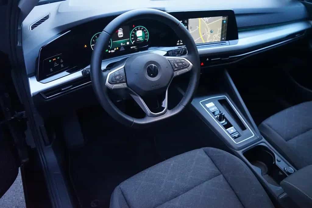 Volkswagen Golf VIII 1.5 eTSI LED Navi ACC Sitzheizung DAB 02/2022-photo-8