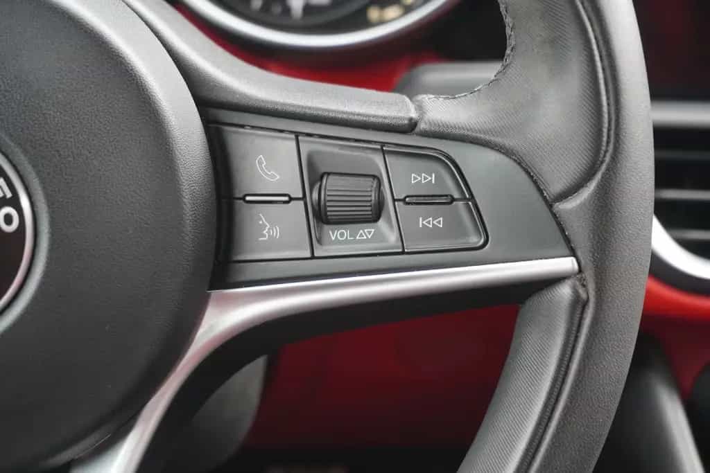 Alfa Romeo Giulia 2.2 Super LED Navi Tempomat PDC Klimaaut. 03/2017-photo-13