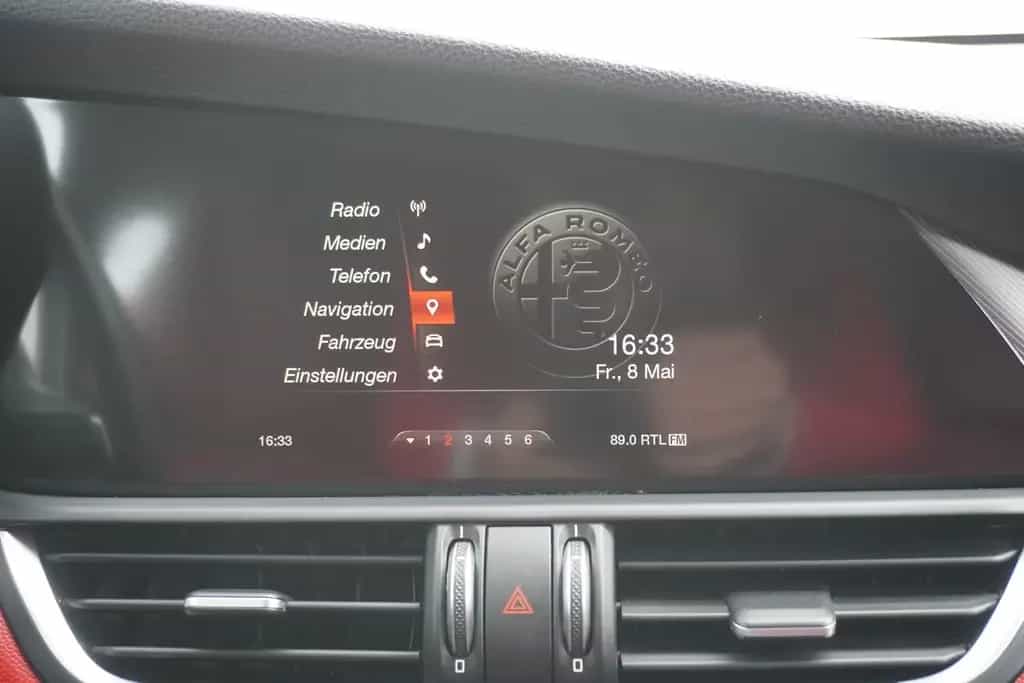 Alfa Romeo Giulia 2.2 Super LED Navi Tempomat PDC Klimaaut. 03/2017-photo-15