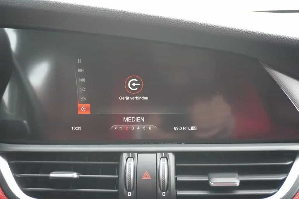 Alfa Romeo Giulia 2.2 Super LED Navi Tempomat PDC Klimaaut. 03/2017-photo-17