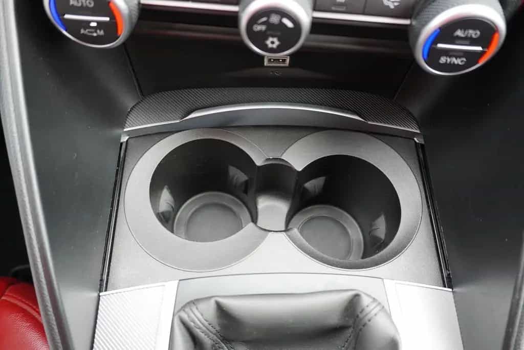 Alfa Romeo Giulia 2.2 Super LED Navi Tempomat PDC Klimaaut. 03/2017-photo-32