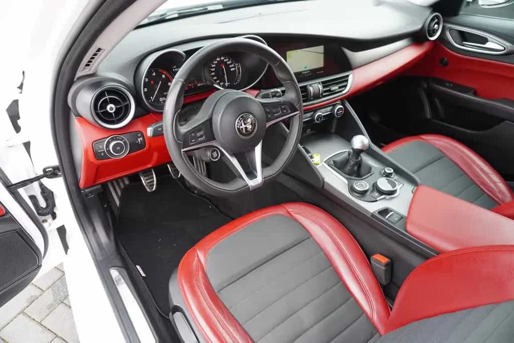 Alfa Romeo Giulia 2.2 Super LED Navi Tempomat PDC Klimaaut. 03/2017-photo-8