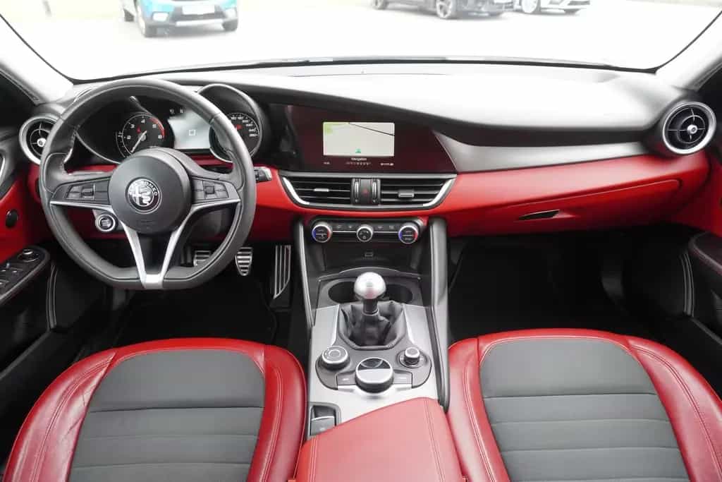 Alfa Romeo Giulia 2.2 Super LED Navi Tempomat PDC Klimaaut. 03/2017-photo-9