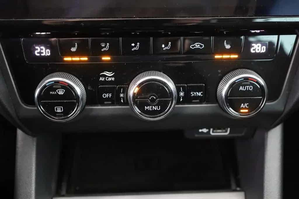 Skoda Octavia Combi 1.5 TSI Soleil LED Navi SmartLink 02/2020-photo-11