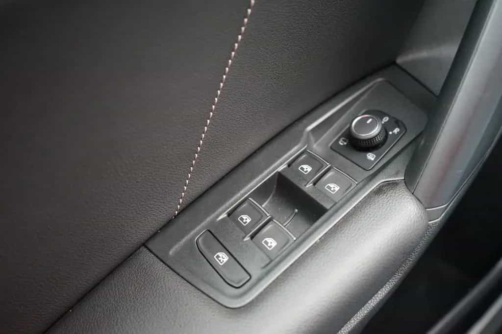 Volkswagen Tiguan 2.0 R-Line 4Motion LED ACC Totwinkel DAB 06/2021-photo-26