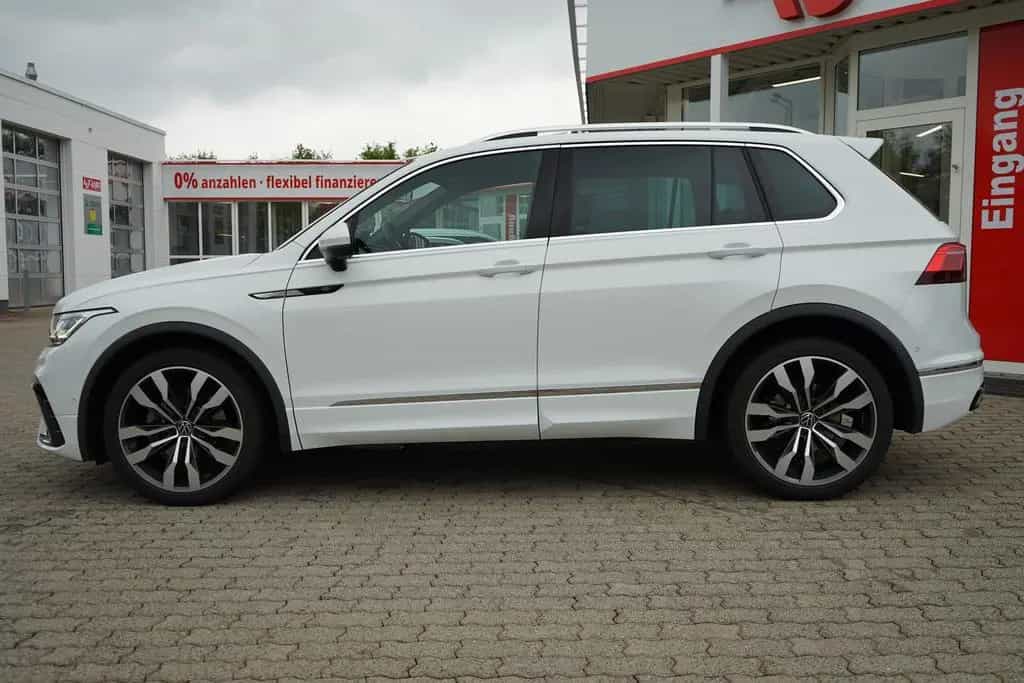 Volkswagen Tiguan 2.0 R-Line 4Motion LED ACC Totwinkel DAB 06/2021-photo-3