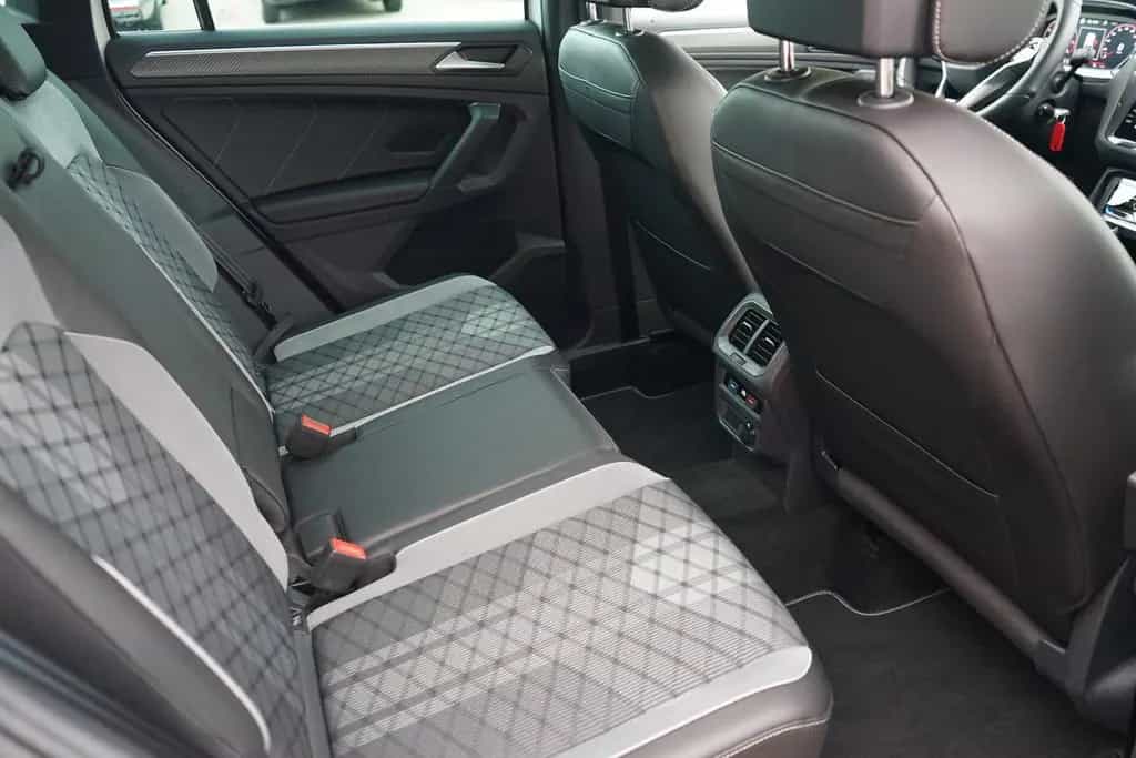 Volkswagen Tiguan 2.0 R-Line 4Motion LED ACC Totwinkel DAB 06/2021-photo-8