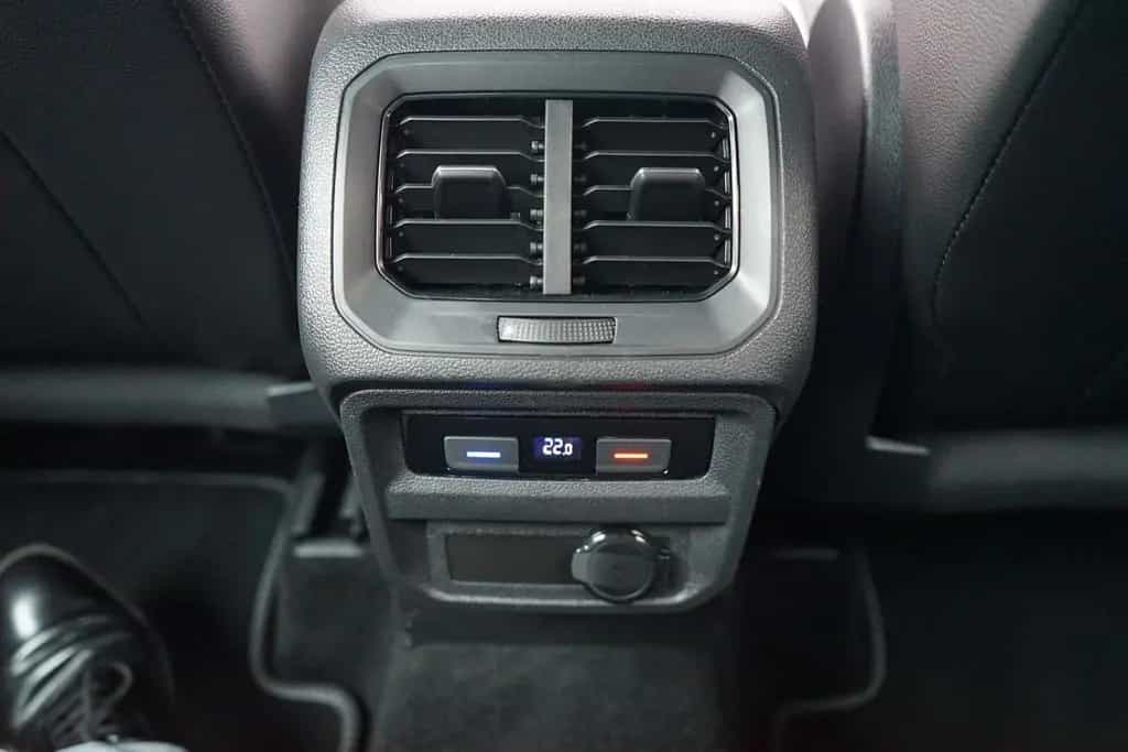 Volkswagen Tiguan 2.0 R-Line 4Motion LED ACC Totwinkel DAB 06/2021-photo-9