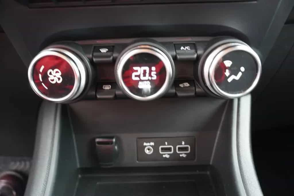 Renault Captur II 1.3 TCE LED Navi Kamera Keyless-Go 02/2022-photo-26
