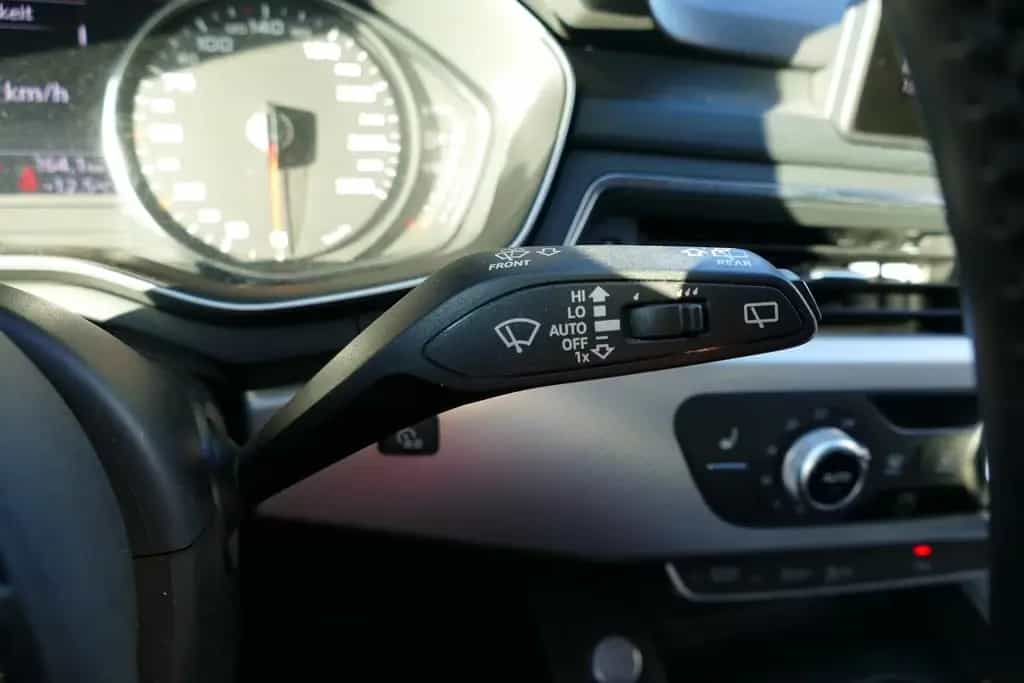 Audi A4 Avant 2.0 TFSI Bi-Xenon Navi Sitzheizung PDC 11/2017-photo-12