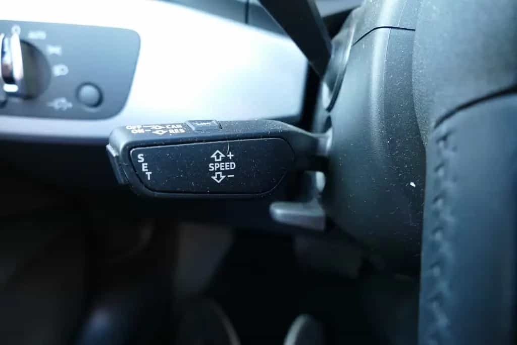 Audi A4 Avant 2.0 TFSI Bi-Xenon Navi Sitzheizung PDC 11/2017-photo-13