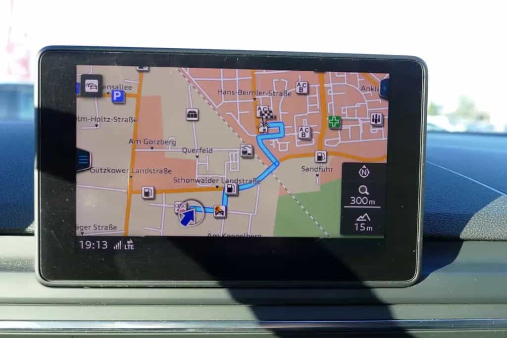Audi A4 Avant 2.0 TFSI Bi-Xenon Navi Sitzheizung PDC 11/2017-photo-24