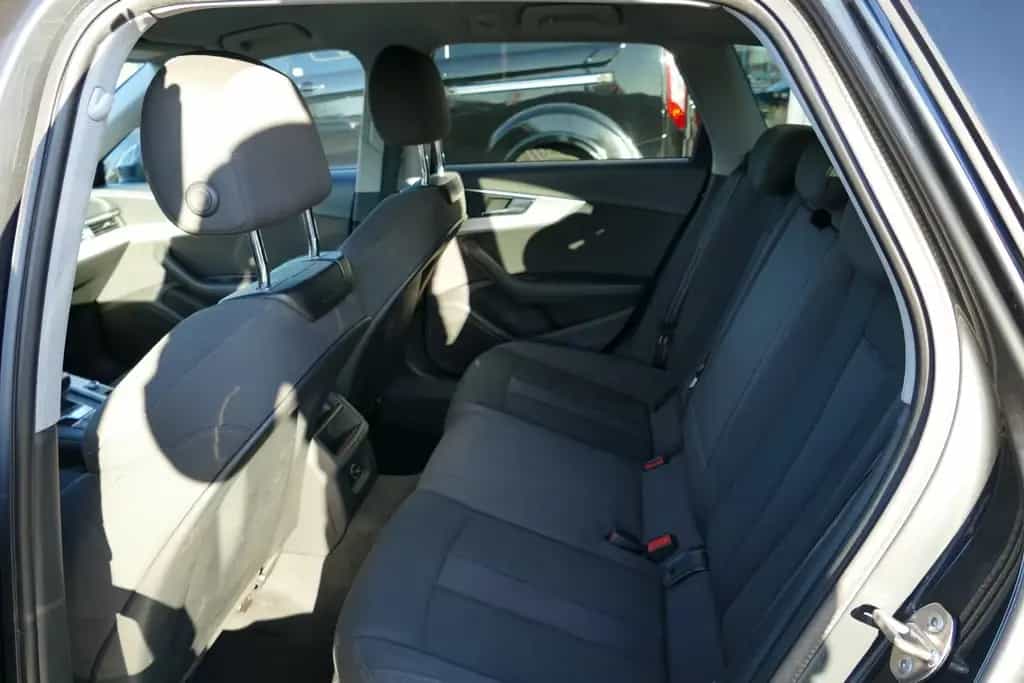 Audi A4 Avant 2.0 TFSI Bi-Xenon Navi Sitzheizung PDC 11/2017-photo-27