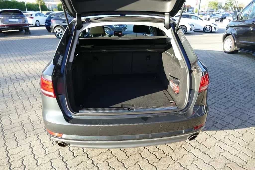 Audi A4 Avant 2.0 TFSI Bi-Xenon Navi Sitzheizung PDC 11/2017-photo-30
