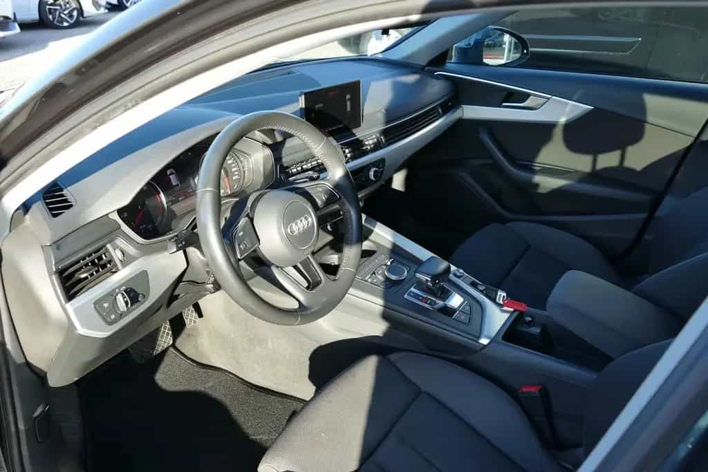 Audi A4 Avant 2.0 TFSI Bi-Xenon Navi Sitzheizung PDC 11/2017-photo-5